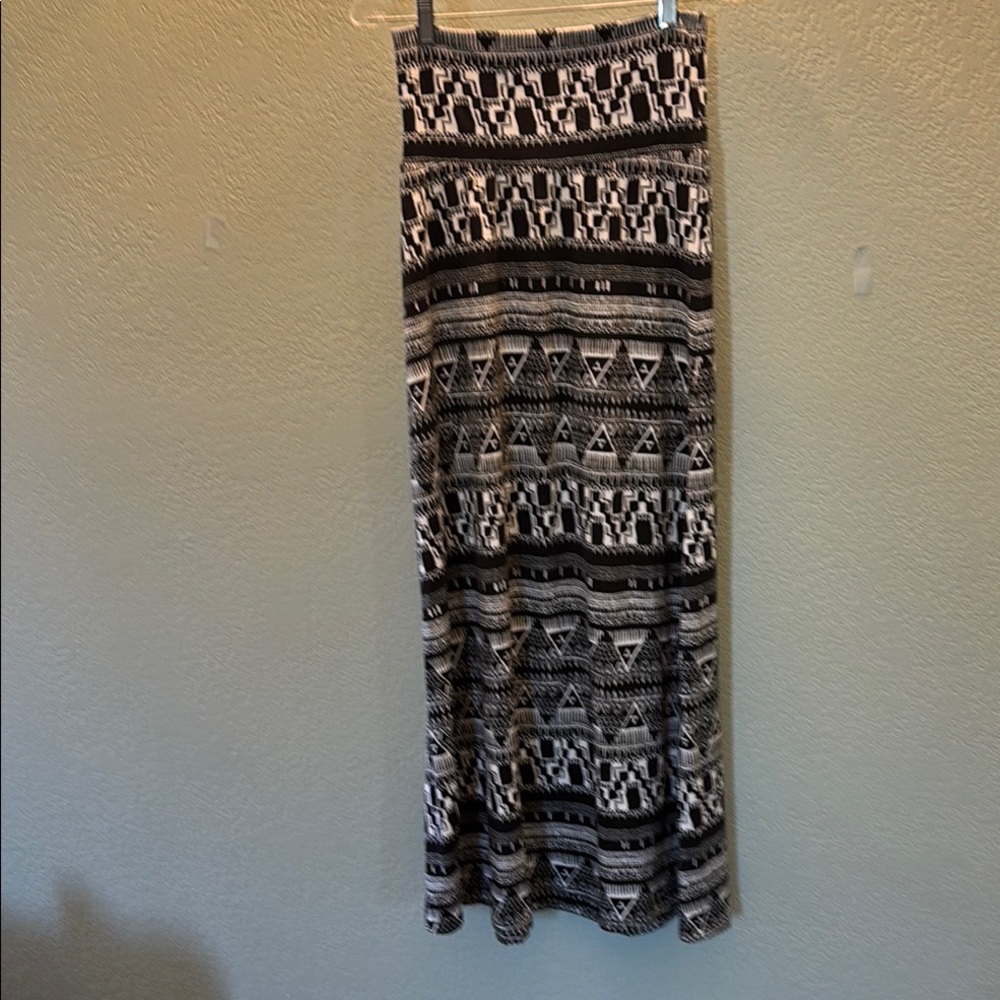 Mossimo Supply Co. Black and White Geometric A-Line Skirt